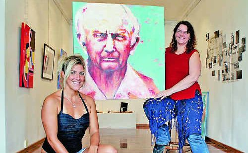Portrait prize entrant Seabastion Toast (left) and Serpentine Gallery’s Corinne Batt-Rawden with Seabastion’s portrait of Darcy Goodwin from the Five Loaves Mobile Soup Kitchen. Portrait prize entrant Seabastion Toast (left) and Serpentine Gallery’s Corinne Batt-Rawden with Seabastion’s portrait of Darcy Goodwin from the Five Loaves Mobile Soup Kitchen.